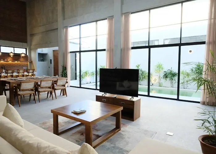 Villa Manresa Berawa - 3 Bedroom In Bali