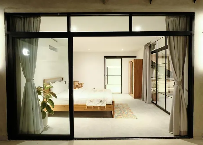 Villa Manresa Berawa - 3 Bedroom In Bali