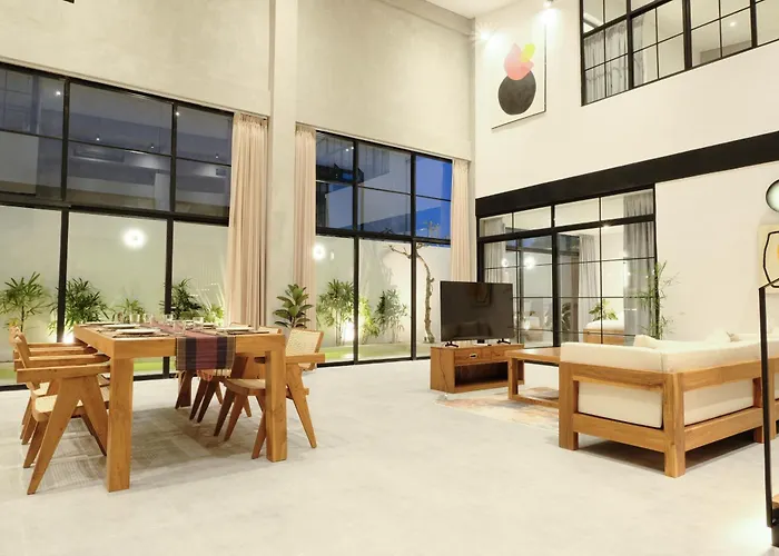 Villa Manresa Berawa - 3 Bedroom In Bali Canggu (Bali)