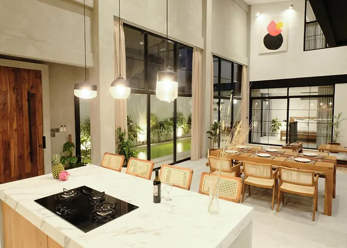 Villa Manresa Berawa - 3 Bedroom In Bali *