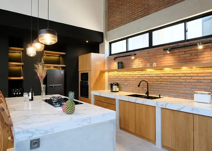 Manresa Berawa - 3 Bedroom In Bali Canggu (Bali)